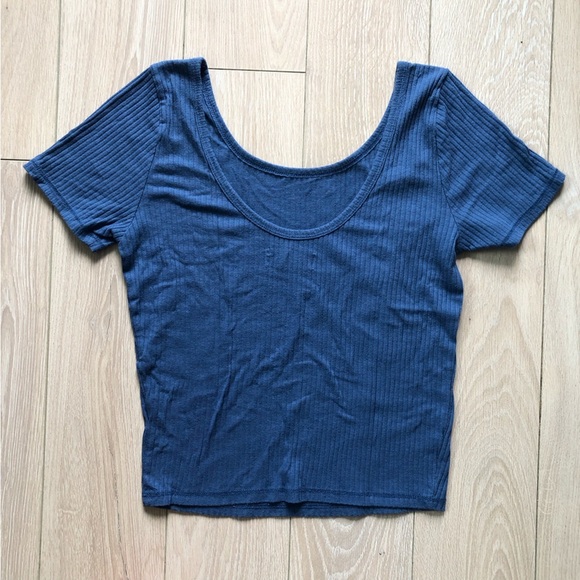 Hollister Deep Neck Cropped Ribbed Top in Blue Size M - Picture 5 of 5